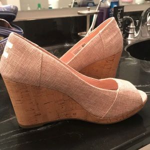 TOMS Wedge in Pink/Nude with open toe
